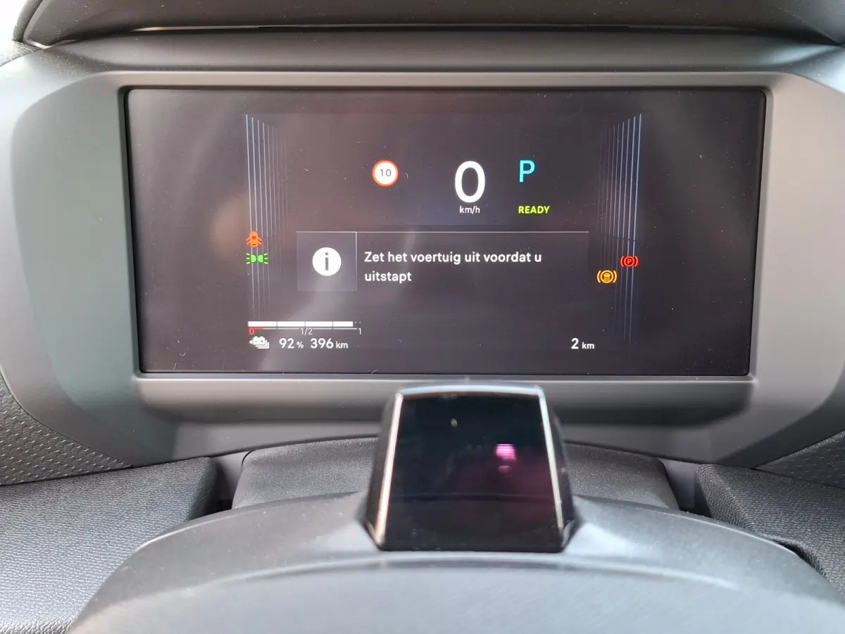 Collection - Elektrisch | Achteruitrijcamera met Top Rear Vision (180° weergave van ruimte achter de auto) | Automatische airconditioning met actief carbonfilter | Boordlader 11kW - 3 fasen