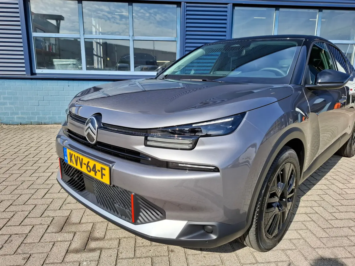 Collection - Elektrisch | Achteruitrijcamera met Top Rear Vision (180° weergave van ruimte achter de auto) | Automatische airconditioning met actief carbonfilter | Boordlader 11kW - 3 fasen