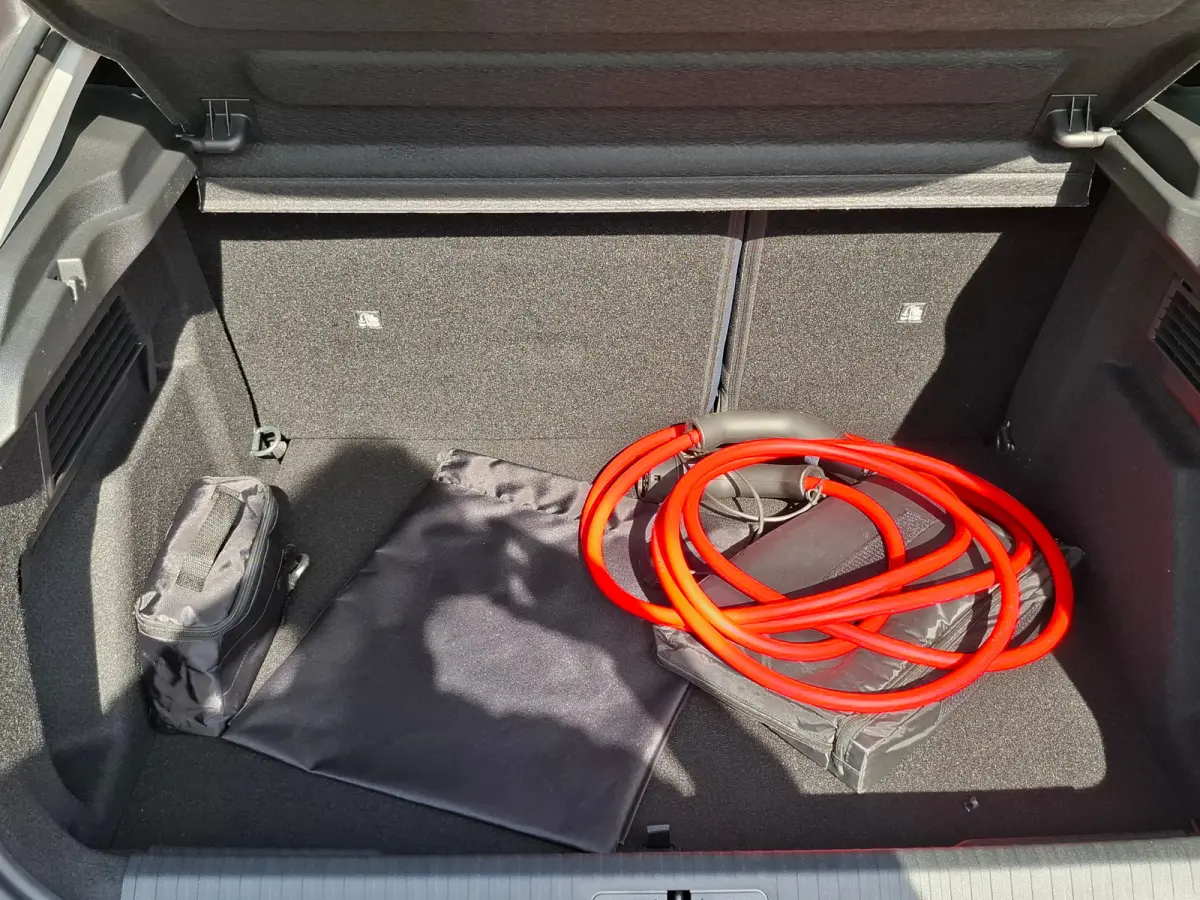 Collection - Elektrisch | Achteruitrijcamera met Top Rear Vision (180° weergave van ruimte achter de auto) | Automatische airconditioning met actief carbonfilter | Boordlader 11kW - 3 fasen
