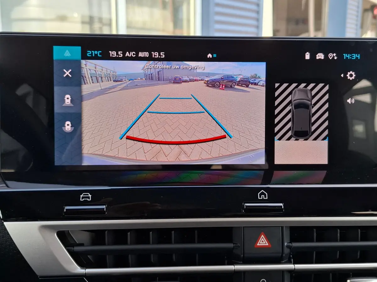 Collection - Elektrisch | Achteruitrijcamera met Top Rear Vision (180° weergave van ruimte achter de auto) | Automatische airconditioning met actief carbonfilter | Boordlader 11kW - 3 fasen
