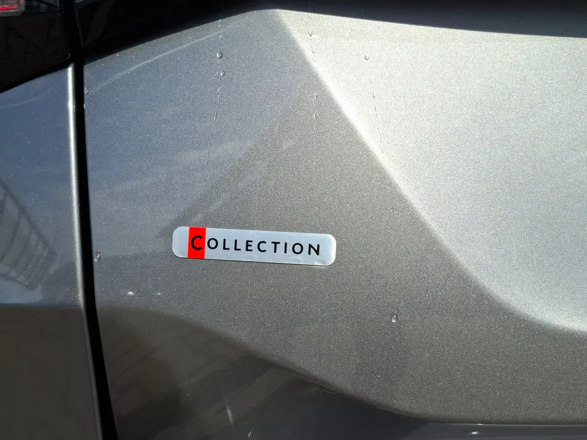 Collection - Elektrisch | Achteruitrijcamera met Top Rear Vision (180° weergave van ruimte achter de auto) | Automatische airconditioning met actief carbonfilter | Boordlader 11kW - 3 fasen