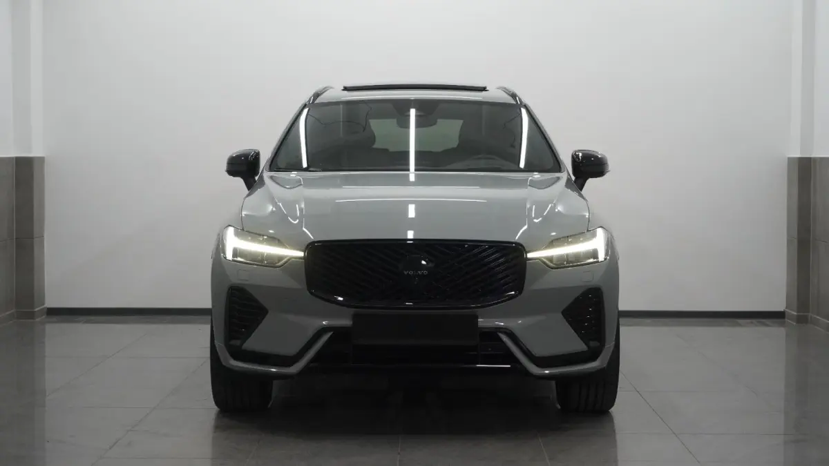 2.0 T8 Plug-in hybrid AWD BLACK EDITION (335kW/455PK) ** PANO, TREKH, ACC, HuD, 21-inch LMV ** 29k onder NP - UNFALLFREI ** ** INFORMEER OOK NAAR ONZE AANTREKKELIJKE FINANCIAL-LEASE TARIEVEN