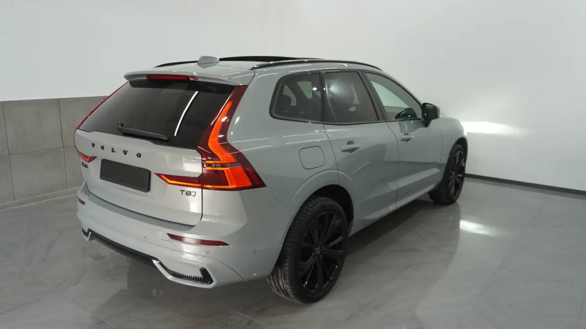 2.0 T8 Plug-in hybrid AWD BLACK EDITION (335kW/455PK) ** PANO, TREKH, ACC, HuD, 21-inch LMV ** 29k onder NP - UNFALLFREI ** ** INFORMEER OOK NAAR ONZE AANTREKKELIJKE FINANCIAL-LEASE TARIEVEN