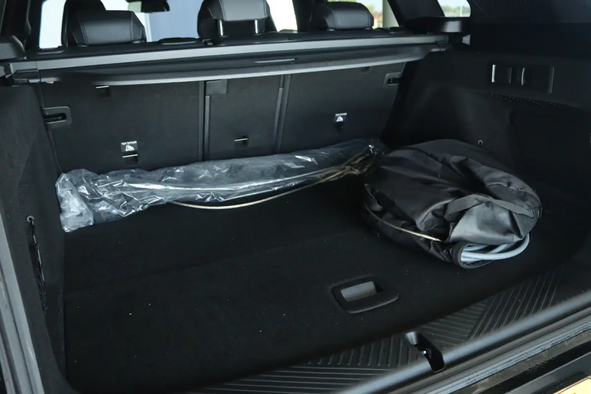 30e xDrive M-Sport | Harman & Kardon | Head-up | 360 Camera | Panoramadak | Stoelverwarming | Iconic Glow | Memory | Adaptief Led |
