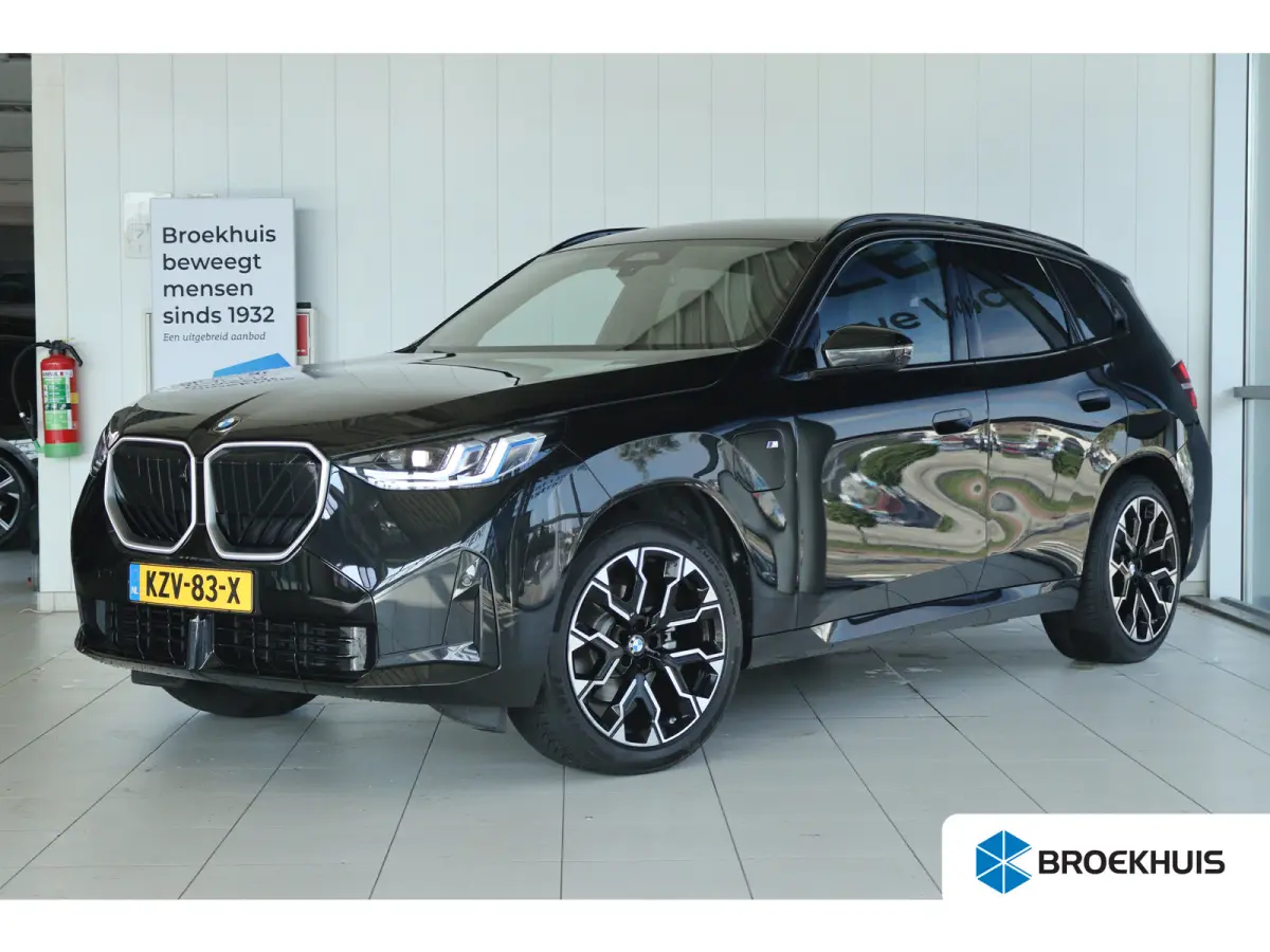 30e xDrive M-Sport | Harman & Kardon | Head-up | 360 Camera | Panoramadak | Stoelverwarming | Iconic Glow | Memory | Adaptief Led |