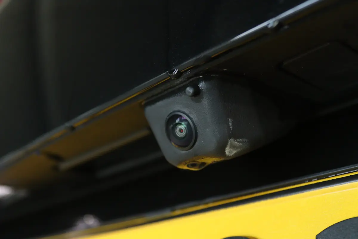 30e xDrive M-Sport | Harman & Kardon | Head-up | 360 Camera | Panoramadak | Stoelverwarming | Iconic Glow | Memory | Adaptief Led |