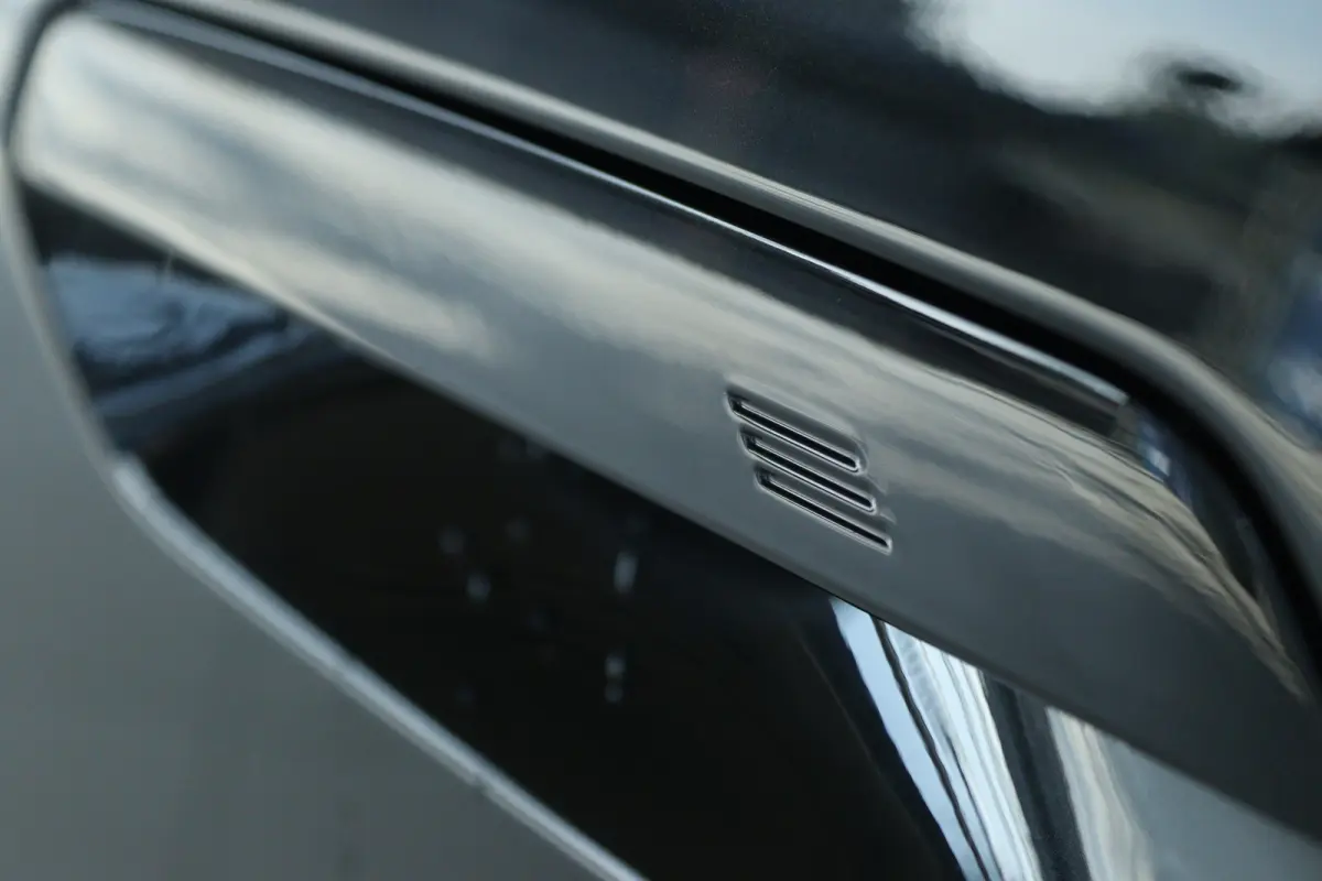 30e xDrive M-Sport | Harman & Kardon | Head-up | 360 Camera | Panoramadak | Stoelverwarming | Iconic Glow | Memory | Adaptief Led |