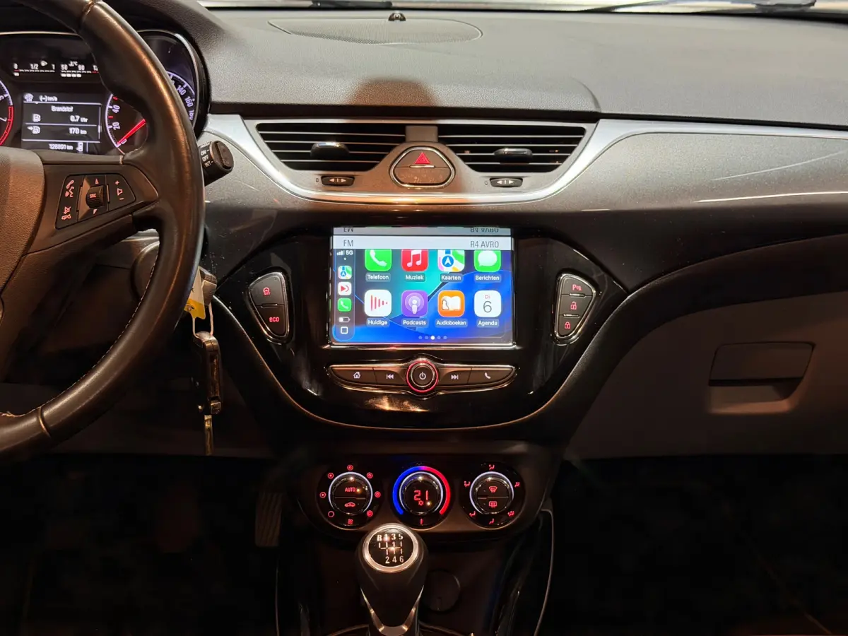 1.0 Turbo Online Edition 2E-EIG!/AIRCO/NAVI/CARPLAY/CRUISE/PDC/NWE-APK!/CLIMATE/VDOH/TREKHAAK/12-MND-GARANTIE