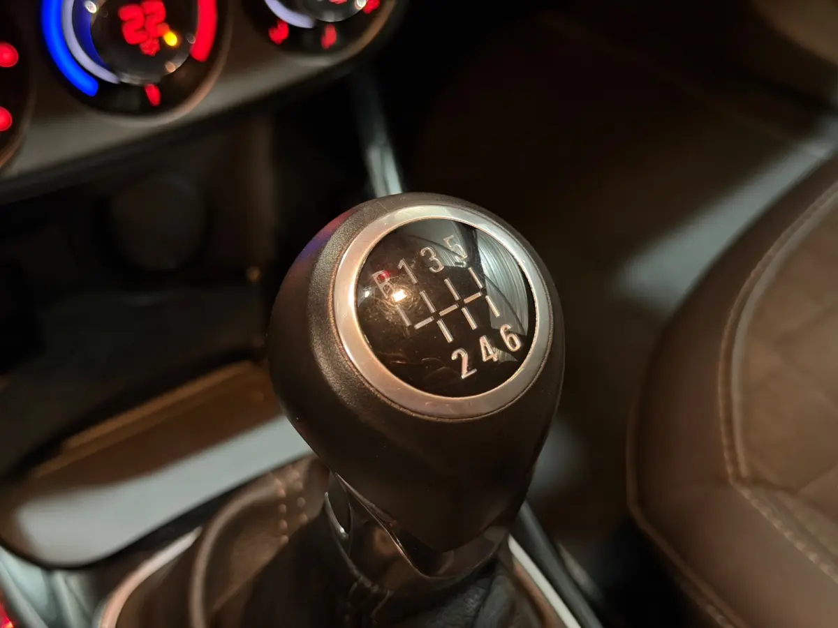1.0 Turbo Online Edition 2E-EIG!/AIRCO/NAVI/CARPLAY/CRUISE/PDC/NWE-APK!/CLIMATE/VDOH/TREKHAAK/12-MND-GARANTIE