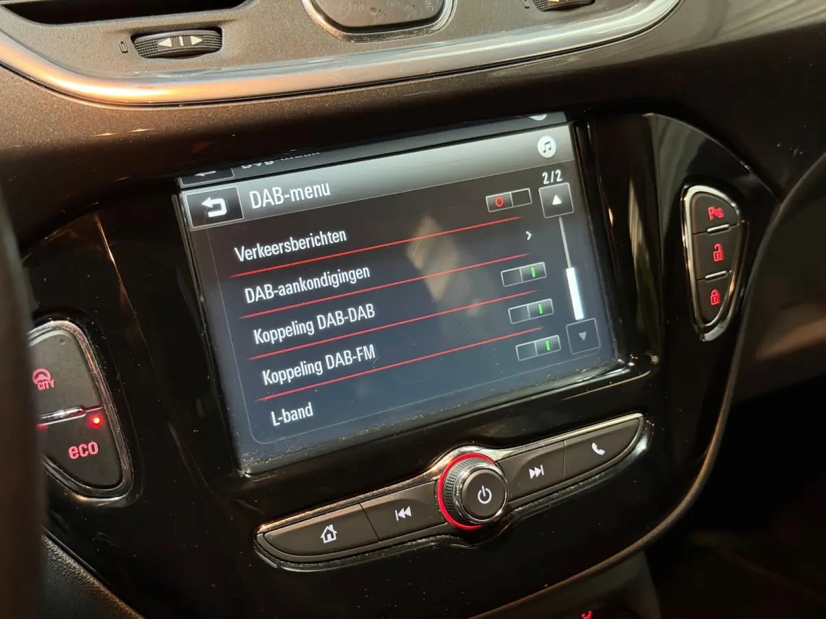 1.0 Turbo Online Edition 2E-EIG!/AIRCO/NAVI/CARPLAY/CRUISE/PDC/NWE-APK!/CLIMATE/VDOH/TREKHAAK/12-MND-GARANTIE