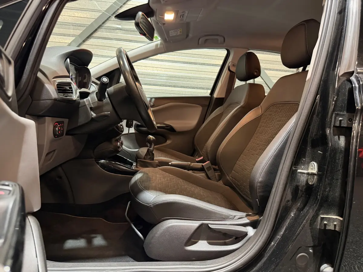 1.0 Turbo Online Edition 2E-EIG!/AIRCO/NAVI/CARPLAY/CRUISE/PDC/NWE-APK!/CLIMATE/VDOH/TREKHAAK/12-MND-GARANTIE