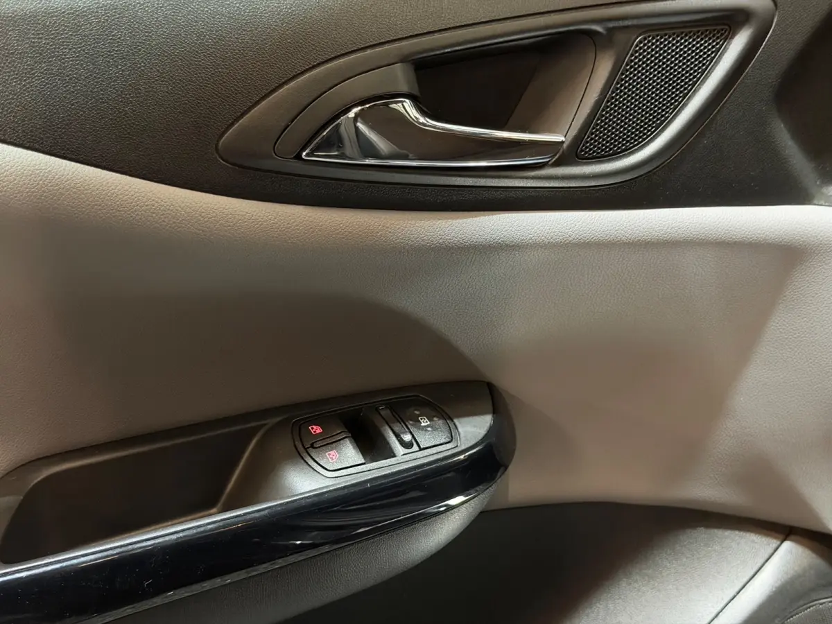 1.0 Turbo Online Edition 2E-EIG!/AIRCO/NAVI/CARPLAY/CRUISE/PDC/NWE-APK!/CLIMATE/VDOH/TREKHAAK/12-MND-GARANTIE