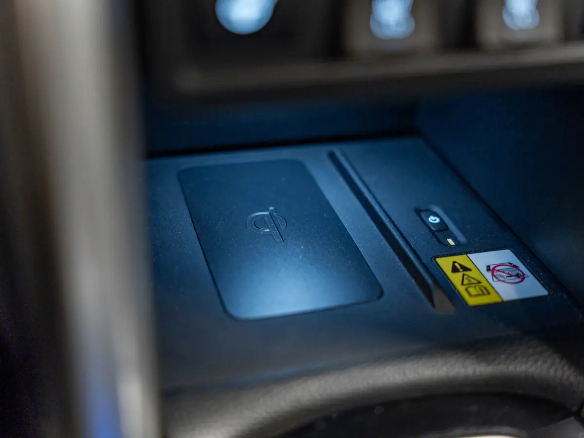 Hybrid 200 Dynamic, Voll Led, Digi Dash, Adaptieve Cruise, Apple Carplay, Clima, PDC, Multistuur, Onderhoud