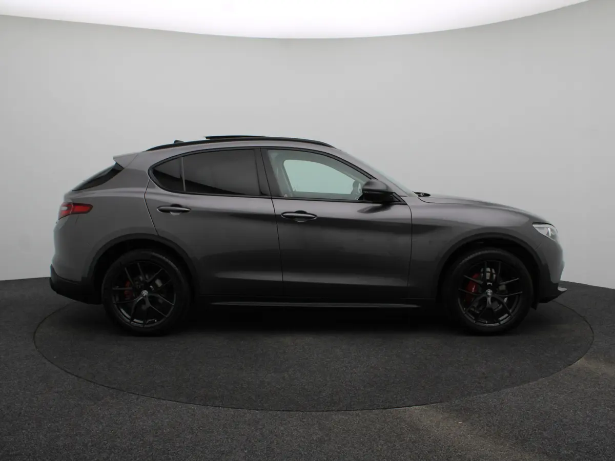 2.0 T AWD B-Tech 280 Pk | Panoramisch schuifdak | Elek. stoelen | Stoel en stuurverwarming | Adaptive Cruise Control | Dodehoekdetectie | Elek. achterklep