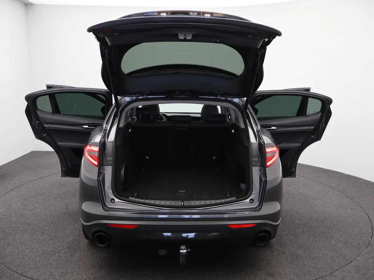 2.0 T AWD B-Tech 280 Pk | Panoramisch schuifdak | Elek. stoelen | Stoel en stuurverwarming | Adaptive Cruise Control | Dodehoekdetectie | Elek. achterklep