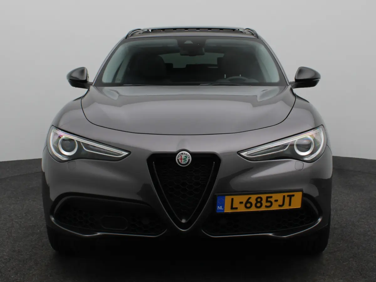 2.0 T AWD B-Tech 280 Pk | Panoramisch schuifdak | Elek. stoelen | Stoel en stuurverwarming | Adaptive Cruise Control | Dodehoekdetectie | Elek. achterklep