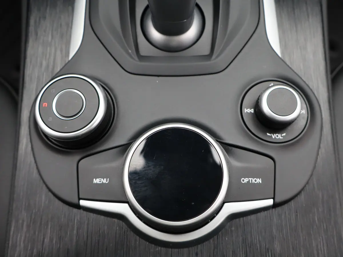 2.0 T AWD B-Tech 280 Pk | Panoramisch schuifdak | Elek. stoelen | Stoel en stuurverwarming | Adaptive Cruise Control | Dodehoekdetectie | Elek. achterklep