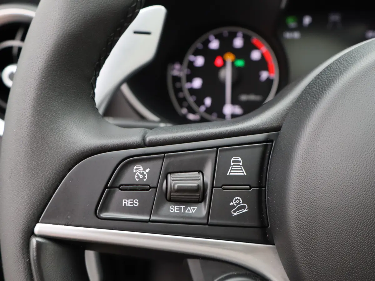 2.0 T AWD B-Tech 280 Pk | Panoramisch schuifdak | Elek. stoelen | Stoel en stuurverwarming | Adaptive Cruise Control | Dodehoekdetectie | Elek. achterklep