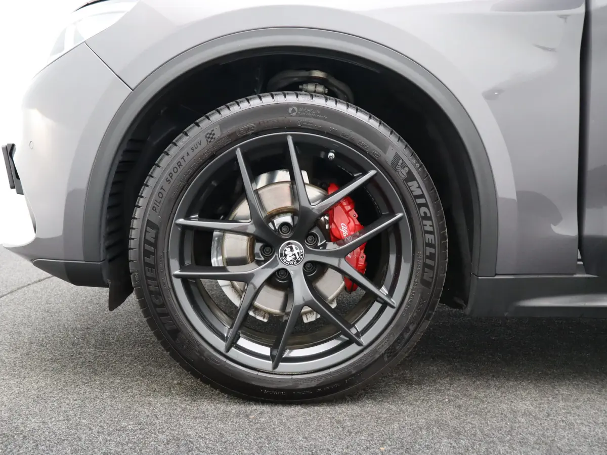 2.0 T AWD B-Tech 280 Pk | Panoramisch schuifdak | Elek. stoelen | Stoel en stuurverwarming | Adaptive Cruise Control | Dodehoekdetectie | Elek. achterklep