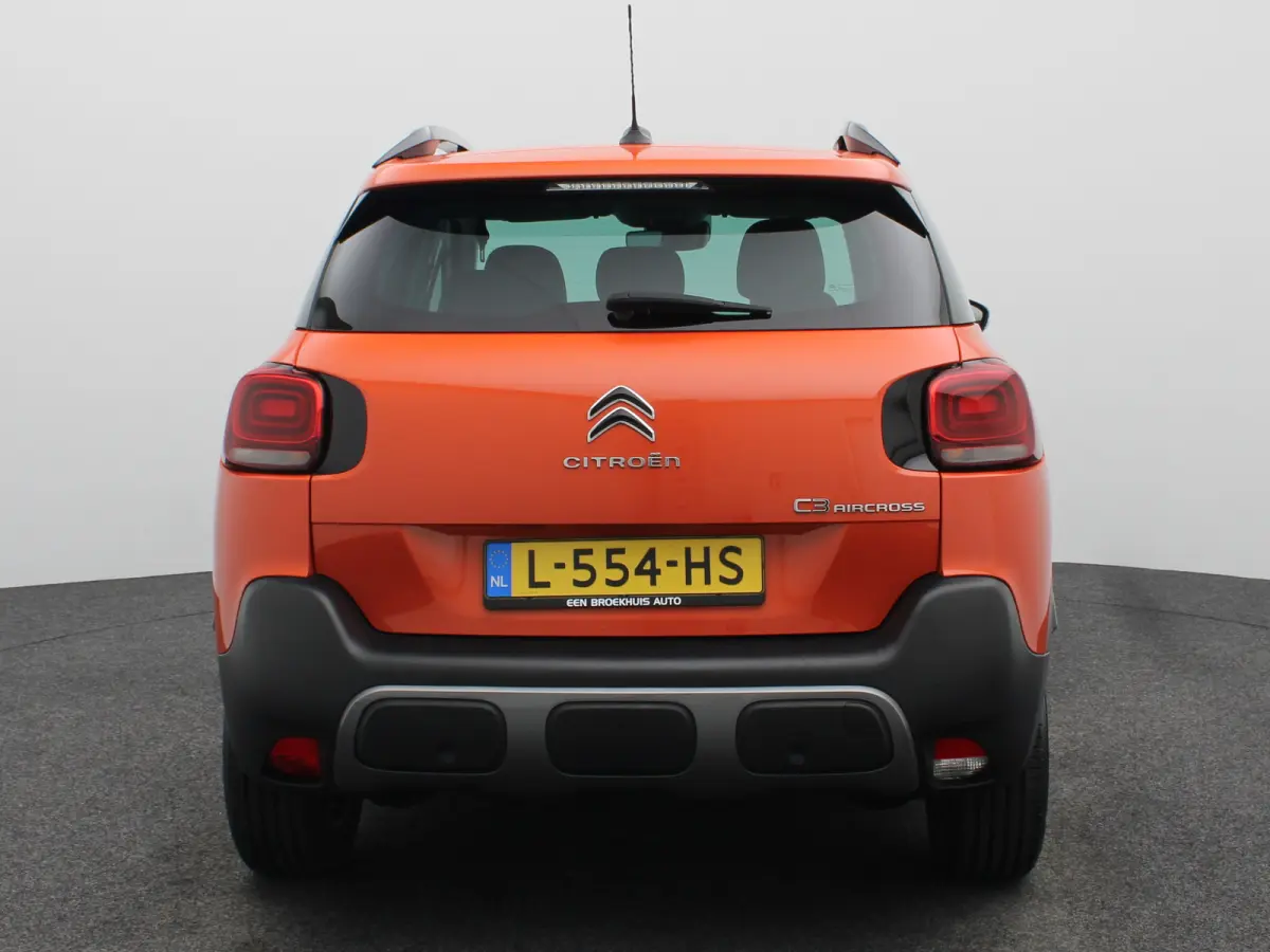 1.2 PureTech Shine | Automaat | Carplay | Parkeersensoren Voor en Achter | Navi | Clima | Stoelverwarming | 16" LMV