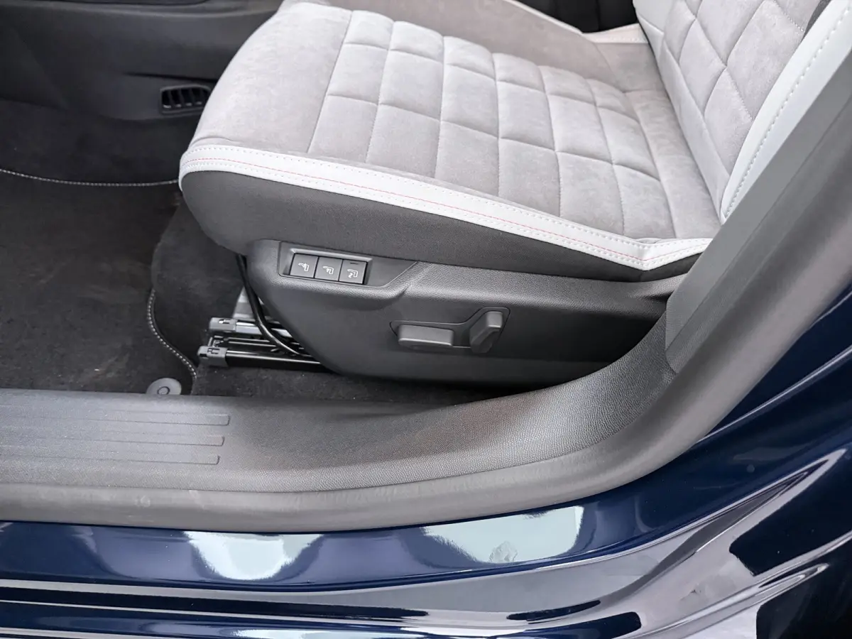 Max | Achteruitrijcamera | Ambiance Alcantara Grey | Automatisch grootlichtassistent