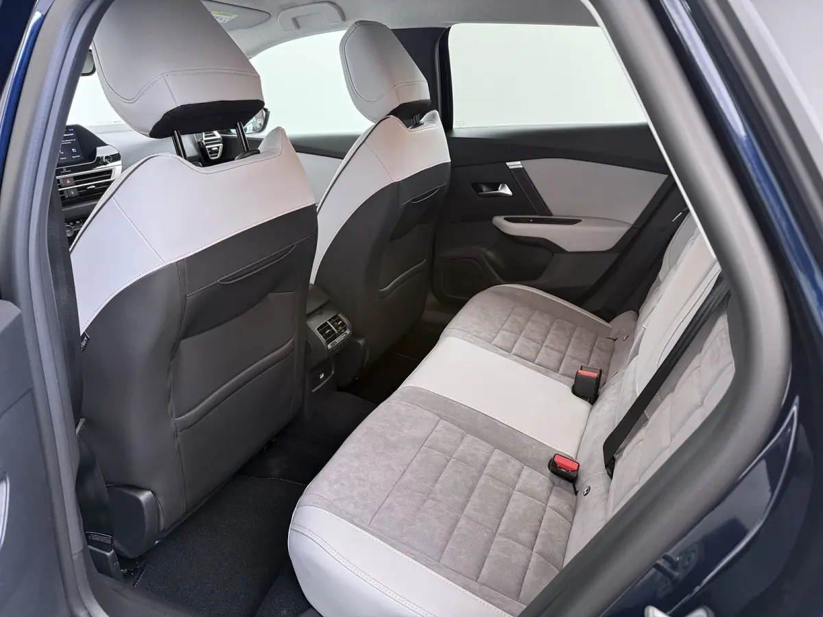 Max | Achteruitrijcamera | Ambiance Alcantara Grey | Automatisch grootlichtassistent