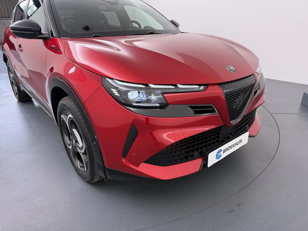 1.2 Turbo Hybrid Ibrida Sport Speciale | Achterbank in delen neerklapbaar | Achteruitrijcamera | Airco (automatisch)