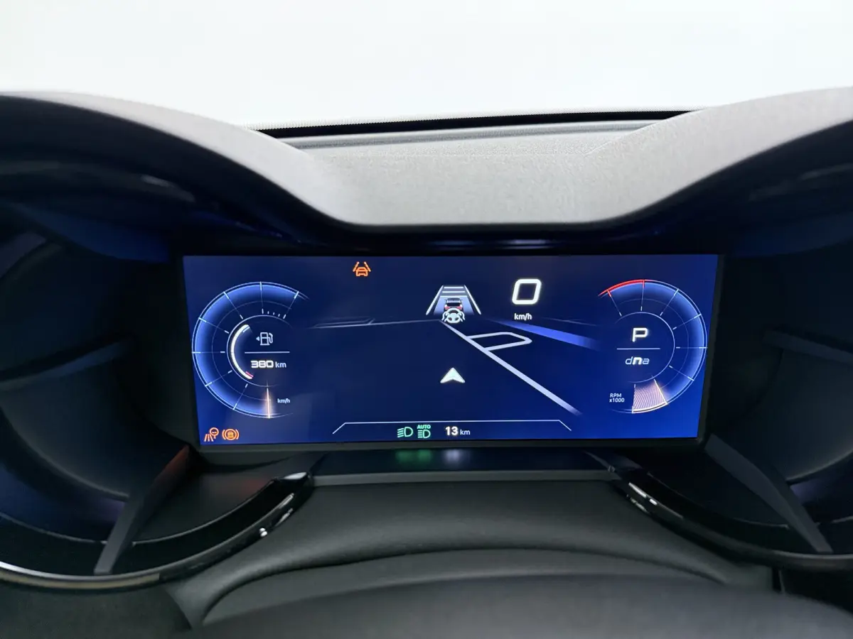 1.2 Turbo Hybrid Ibrida Sport Speciale | Achterbank in delen neerklapbaar | Achteruitrijcamera | Airco (automatisch)