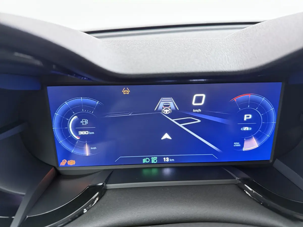 1.2 Turbo Hybrid Ibrida Sport Speciale | Achterbank in delen neerklapbaar | Achteruitrijcamera | Airco (automatisch)