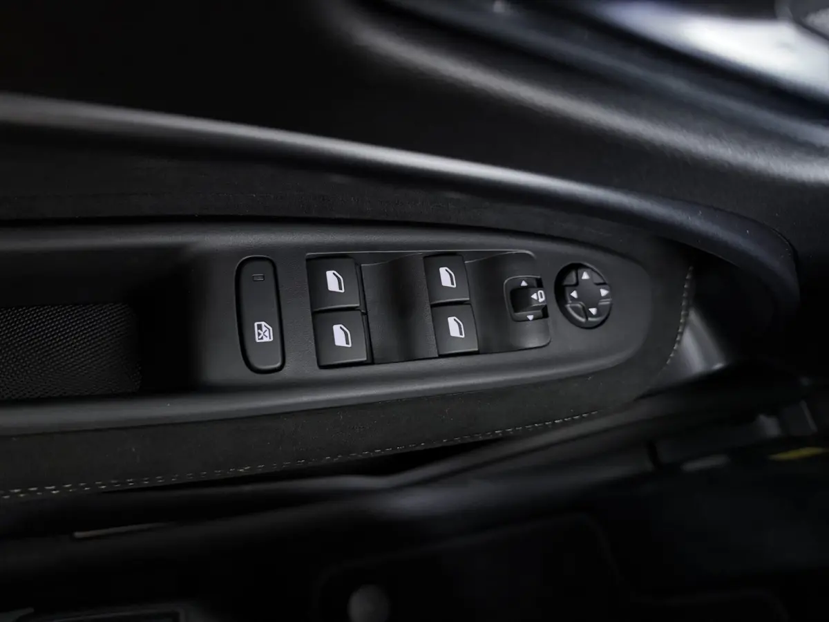 1.2 Turbo Hybrid Ibrida Sport Speciale | Achterbank in delen neerklapbaar | Achteruitrijcamera | Airco (automatisch)