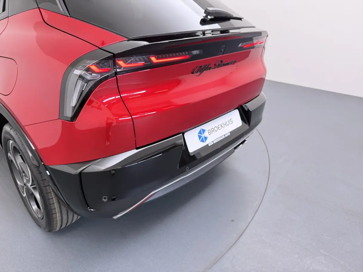 1.2 Turbo Hybrid Ibrida Sport Speciale | Achterbank in delen neerklapbaar | Achteruitrijcamera | Airco (automatisch)
