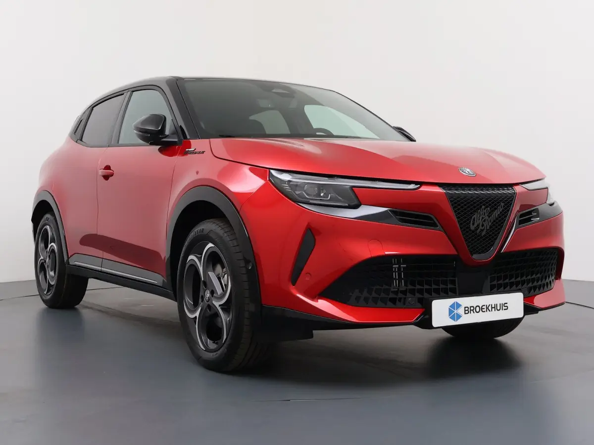 1.2 Turbo Hybrid Ibrida Sport Speciale | Achterbank in delen neerklapbaar | Achteruitrijcamera | Airco (automatisch)