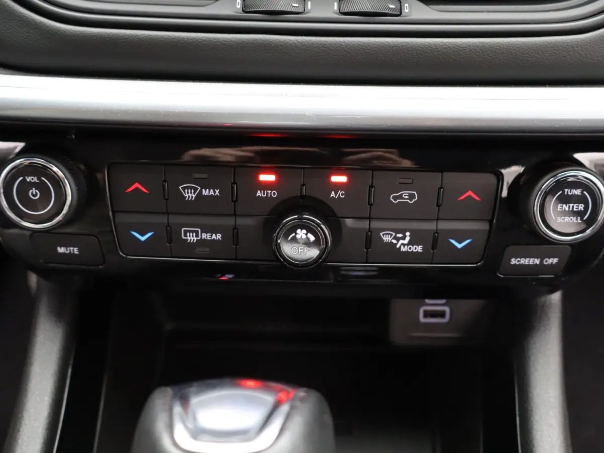 4xe 240 Plug-in Hybrid S | Leder | Navi | Adaptieve cruise | Camera | Elek. klep | Keyless | PDC V+A | Stoelverwarming |