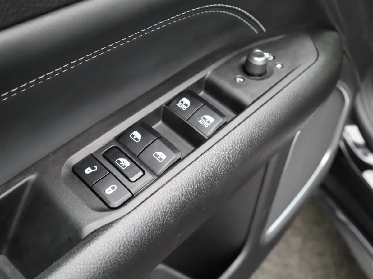 4xe 240 Plug-in Hybrid S | Leder | Navi | Adaptieve cruise | Camera | Elek. klep | Keyless | PDC V+A | Stoelverwarming |