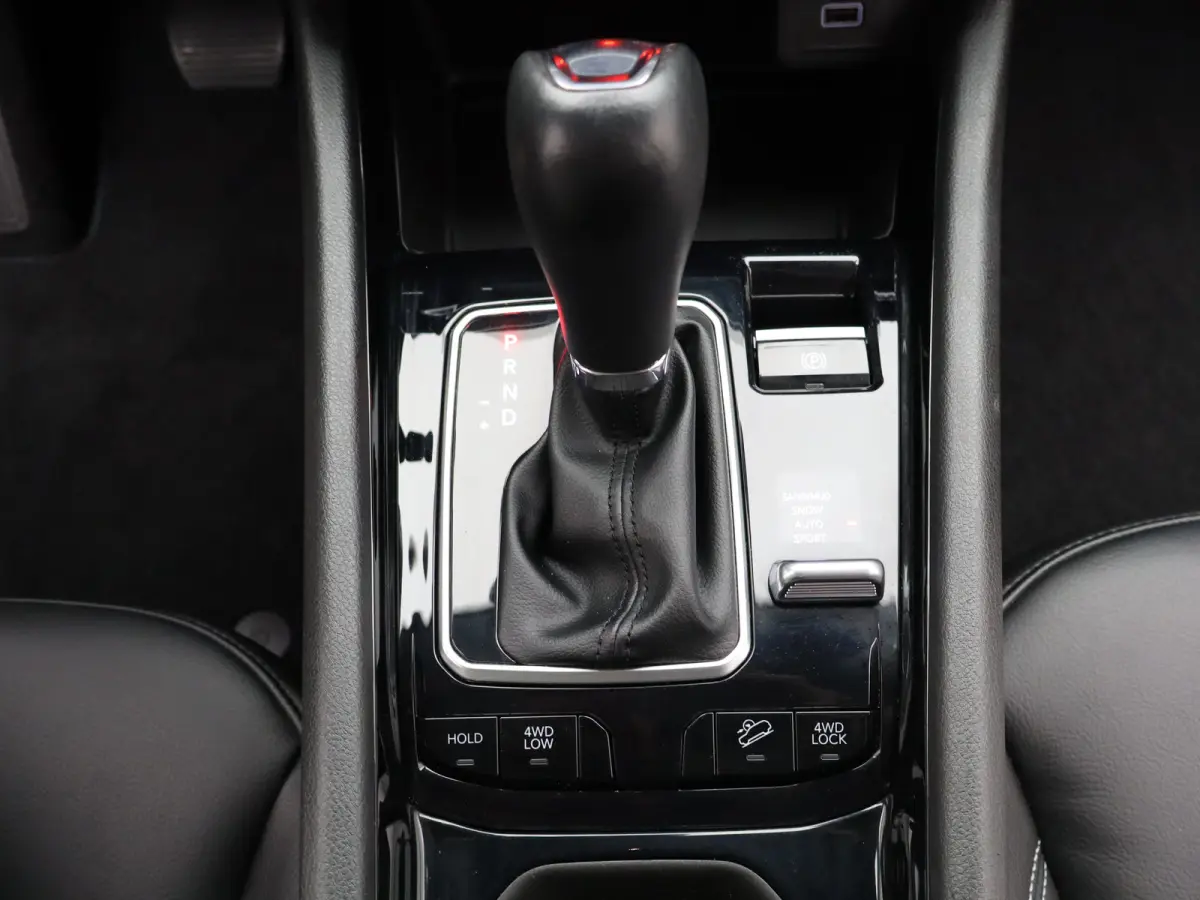 4xe 240 Plug-in Hybrid S | Leder | Navi | Adaptieve cruise | Camera | Elek. klep | Keyless | PDC V+A | Stoelverwarming |