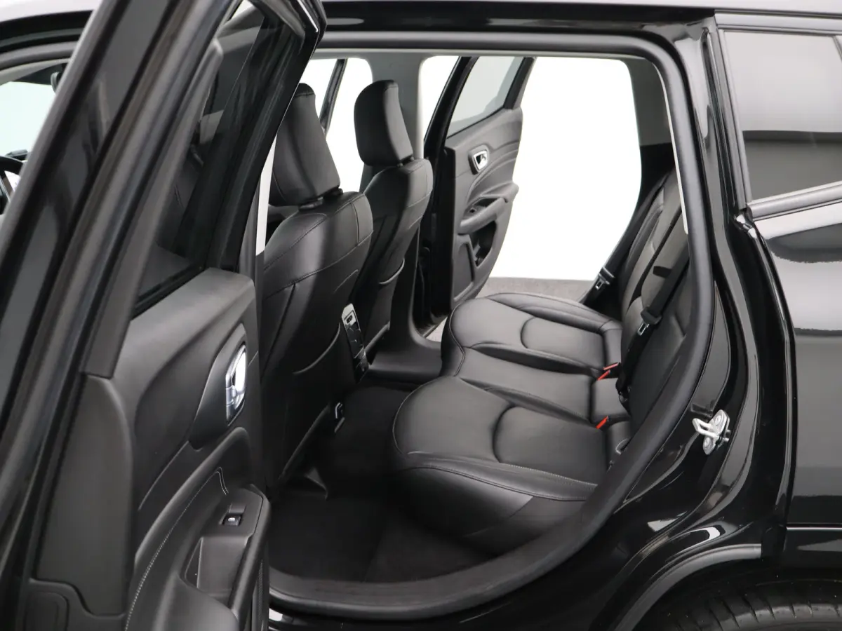 4xe 240 Plug-in Hybrid S | Leder | Navi | Adaptieve cruise | Camera | Elek. klep | Keyless | PDC V+A | Stoelverwarming |