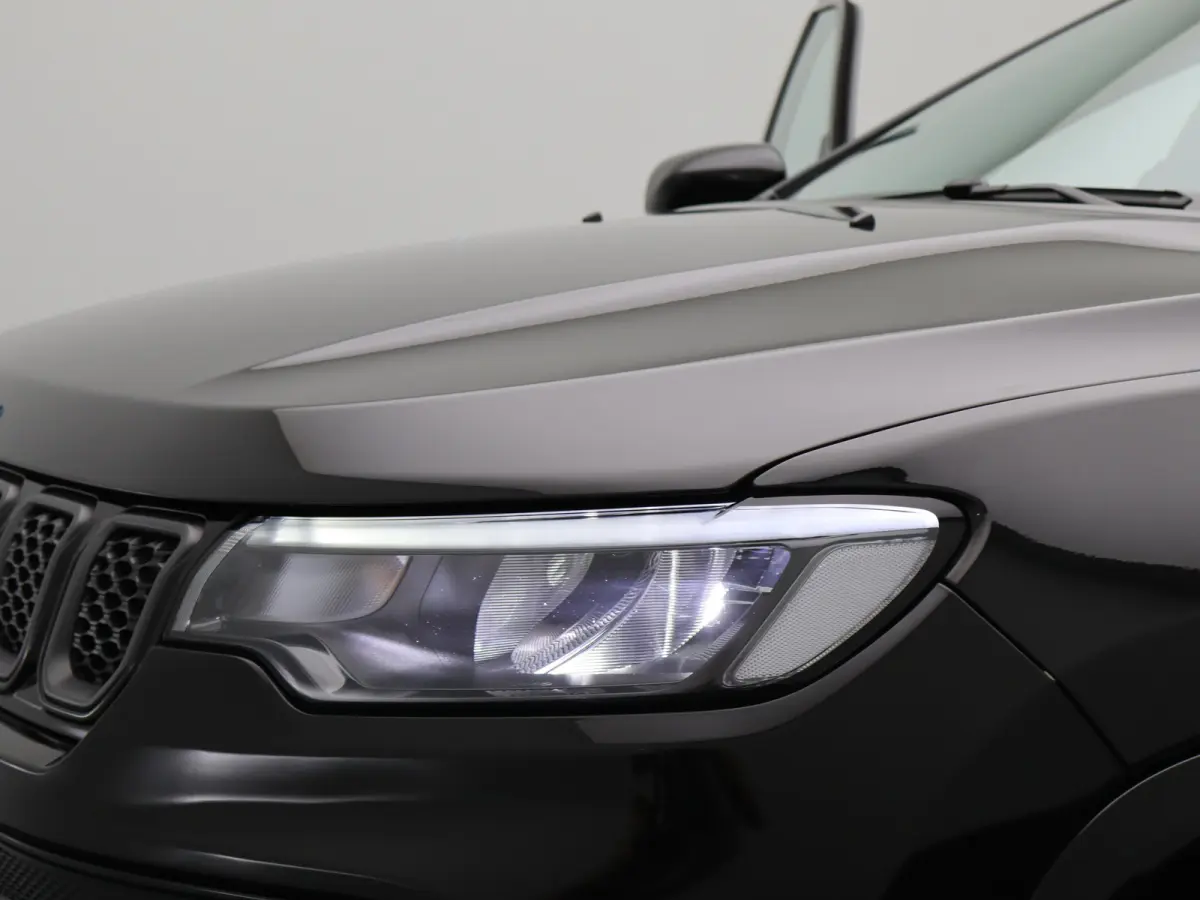 4xe 240 Plug-in Hybrid S | Leder | Navi | Adaptieve cruise | Camera | Elek. klep | Keyless | PDC V+A | Stoelverwarming |