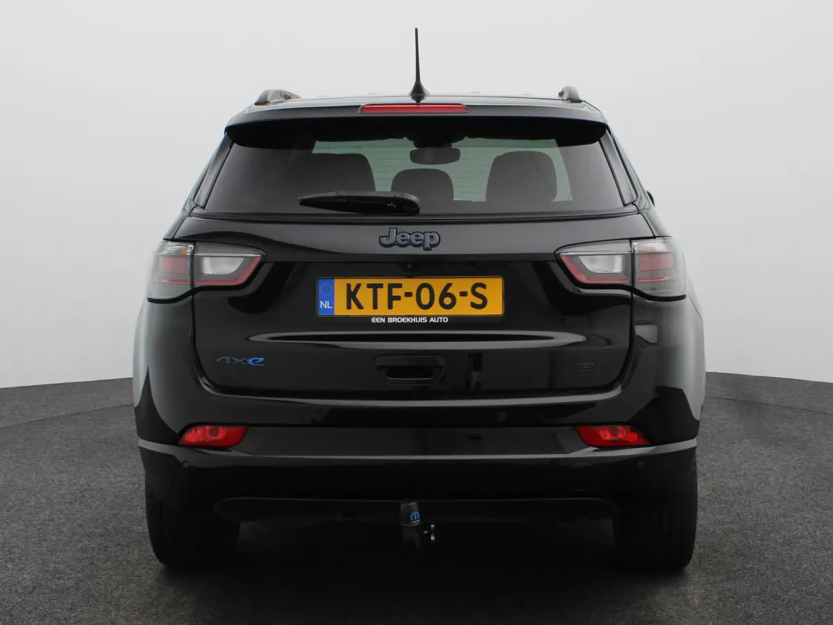 4xe 240 Plug-in Hybrid S | Leder | Navi | Adaptieve cruise | Camera | Elek. klep | Keyless | PDC V+A | Stoelverwarming |