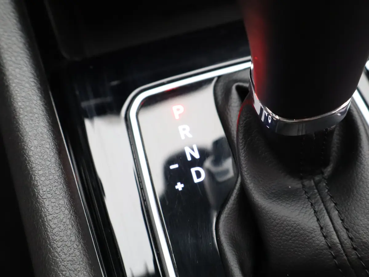 4xe 240 Plug-in Hybrid S | Leder | Navi | Adaptieve cruise | Camera | Elek. klep | Keyless | PDC V+A | Stoelverwarming |