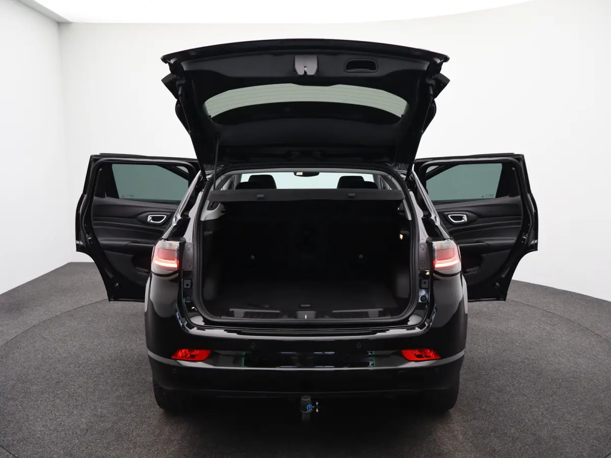 4xe 240 Plug-in Hybrid S | Leder | Navi | Adaptieve cruise | Camera | Elek. klep | Keyless | PDC V+A | Stoelverwarming |