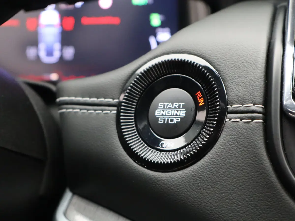 4xe 240 Plug-in Hybrid S | Leder | Navi | Adaptieve cruise | Camera | Elek. klep | Keyless | PDC V+A | Stoelverwarming |