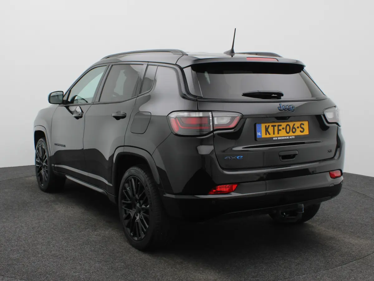 4xe 240 Plug-in Hybrid S | Leder | Navi | Adaptieve cruise | Camera | Elek. klep | Keyless | PDC V+A | Stoelverwarming |