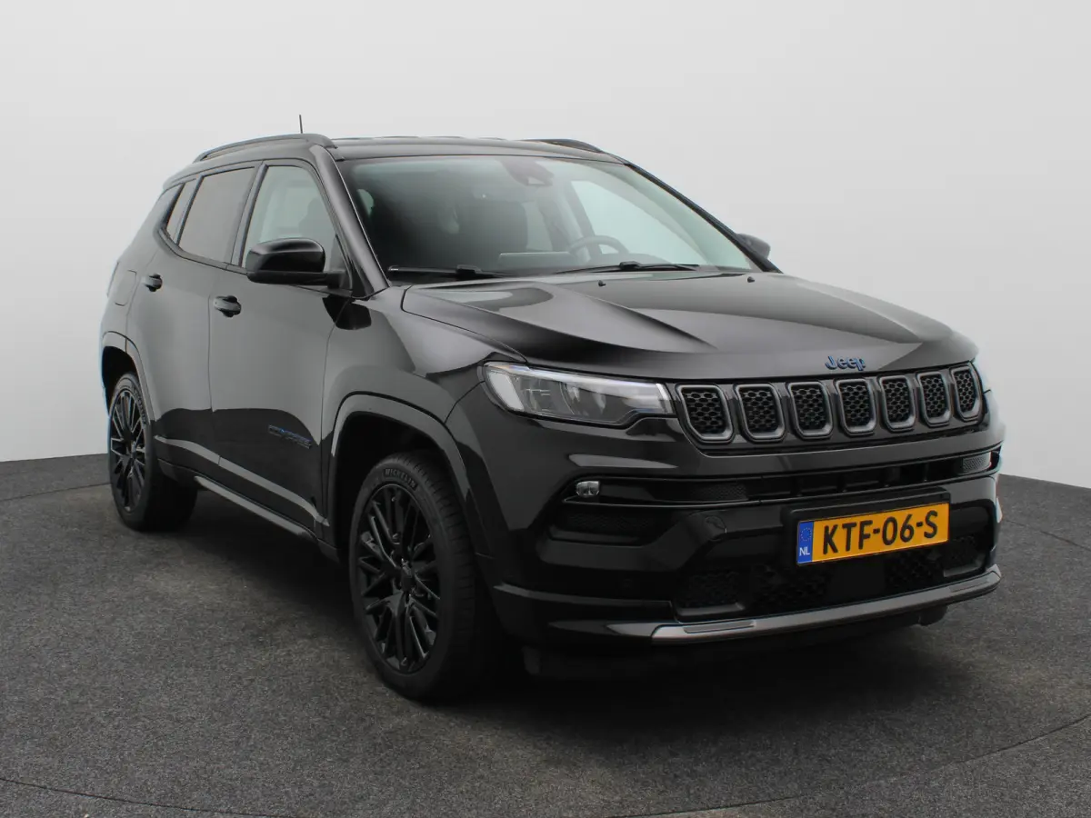 4xe 240 Plug-in Hybrid S | Leder | Navi | Adaptieve cruise | Camera | Elek. klep | Keyless | PDC V+A | Stoelverwarming |
