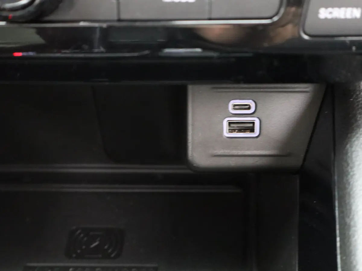 4xe 240 Plug-in Hybrid S | Leder | Navi | Adaptieve cruise | Camera | Elek. klep | Keyless | PDC V+A | Stoelverwarming |