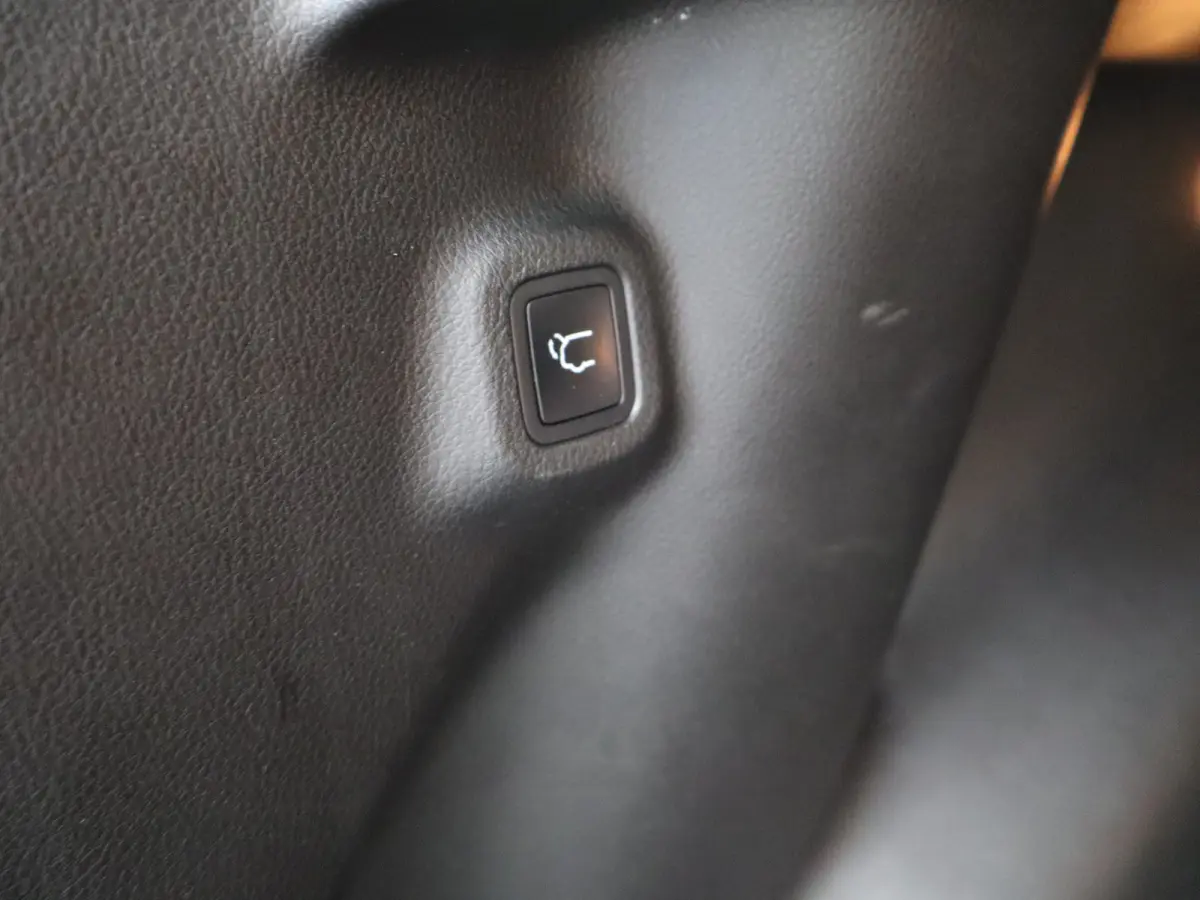 4xe 240 Plug-in Hybrid S | Leder | Navi | Adaptieve cruise | Camera | Elek. klep | Keyless | PDC V+A | Stoelverwarming |