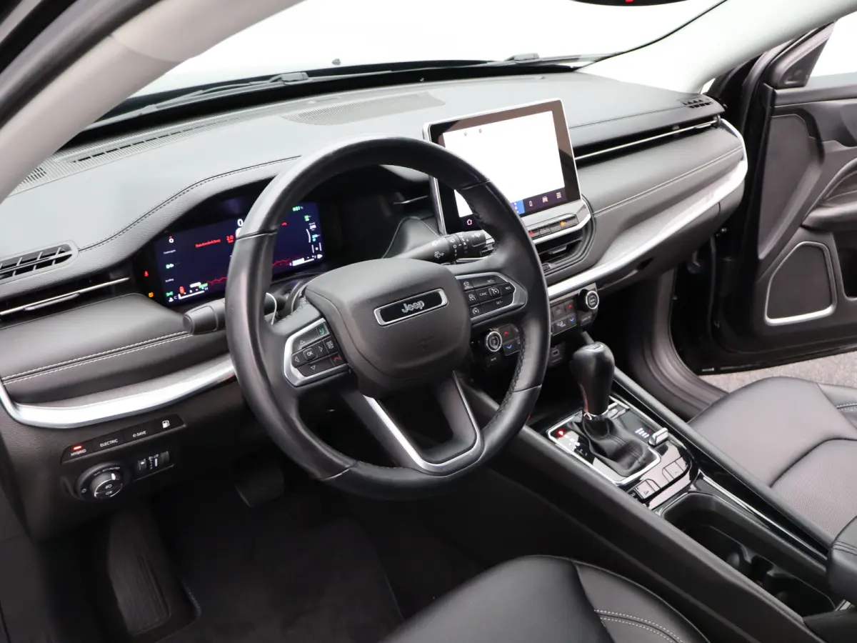 4xe 240 Plug-in Hybrid S | Leder | Navi | Adaptieve cruise | Camera | Elek. klep | Keyless | PDC V+A | Stoelverwarming |
