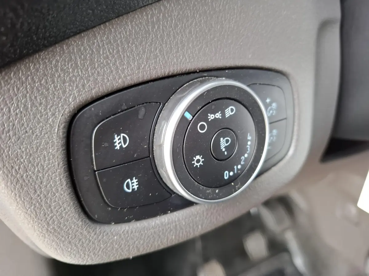 1.0 Ecoboost L1 Trend BENZINE / CAMERA / 3 ZITS / IMPERIAL / TREKHAAK