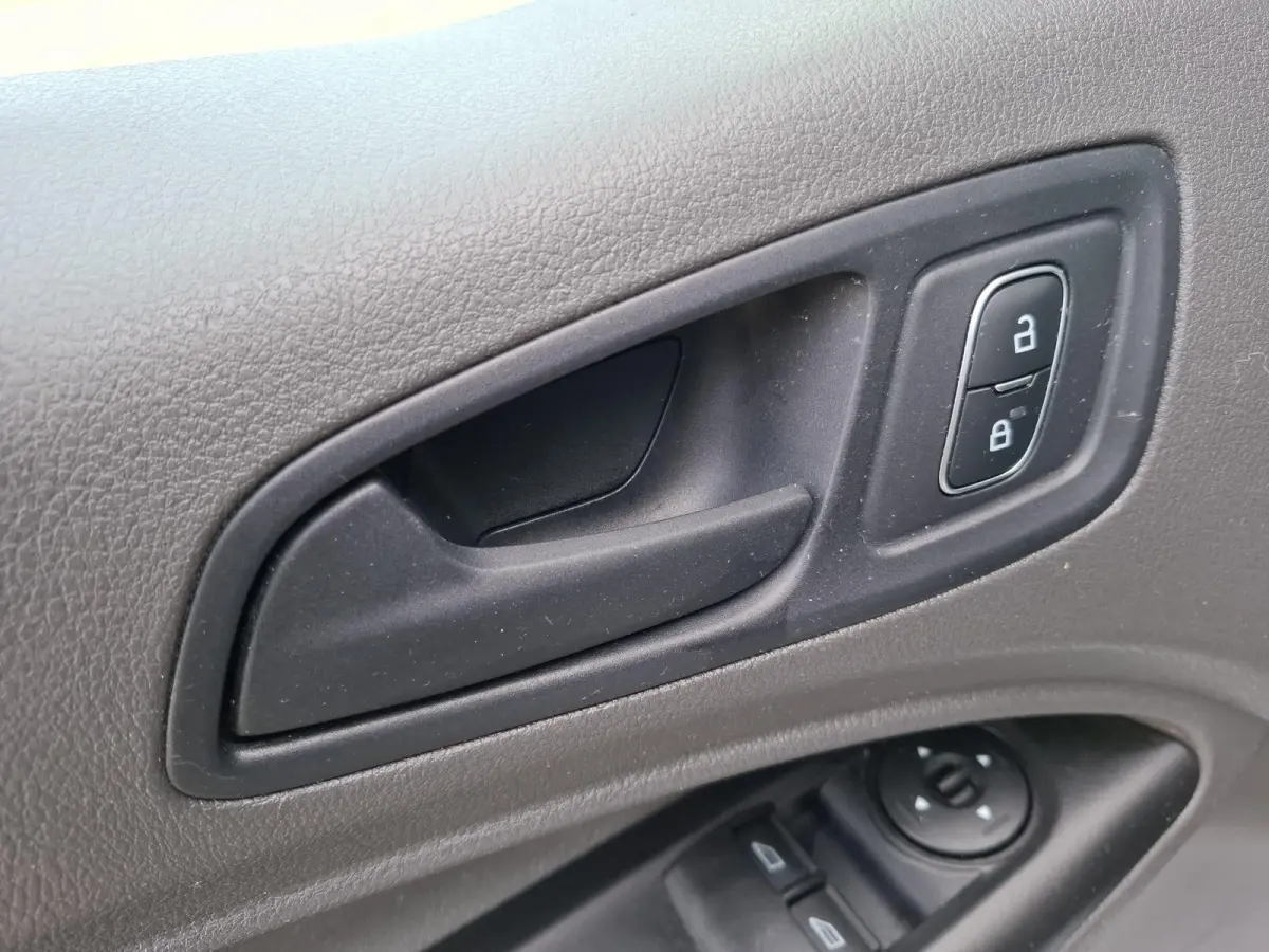 1.0 Ecoboost L1 Trend BENZINE / CAMERA / 3 ZITS / IMPERIAL / TREKHAAK