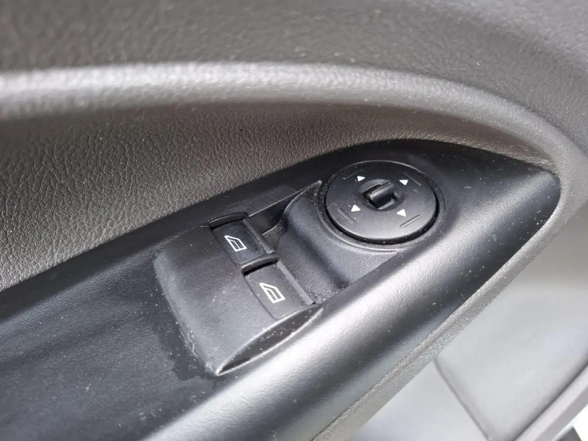 1.0 Ecoboost L1 Trend BENZINE / CAMERA / 3 ZITS / IMPERIAL / TREKHAAK