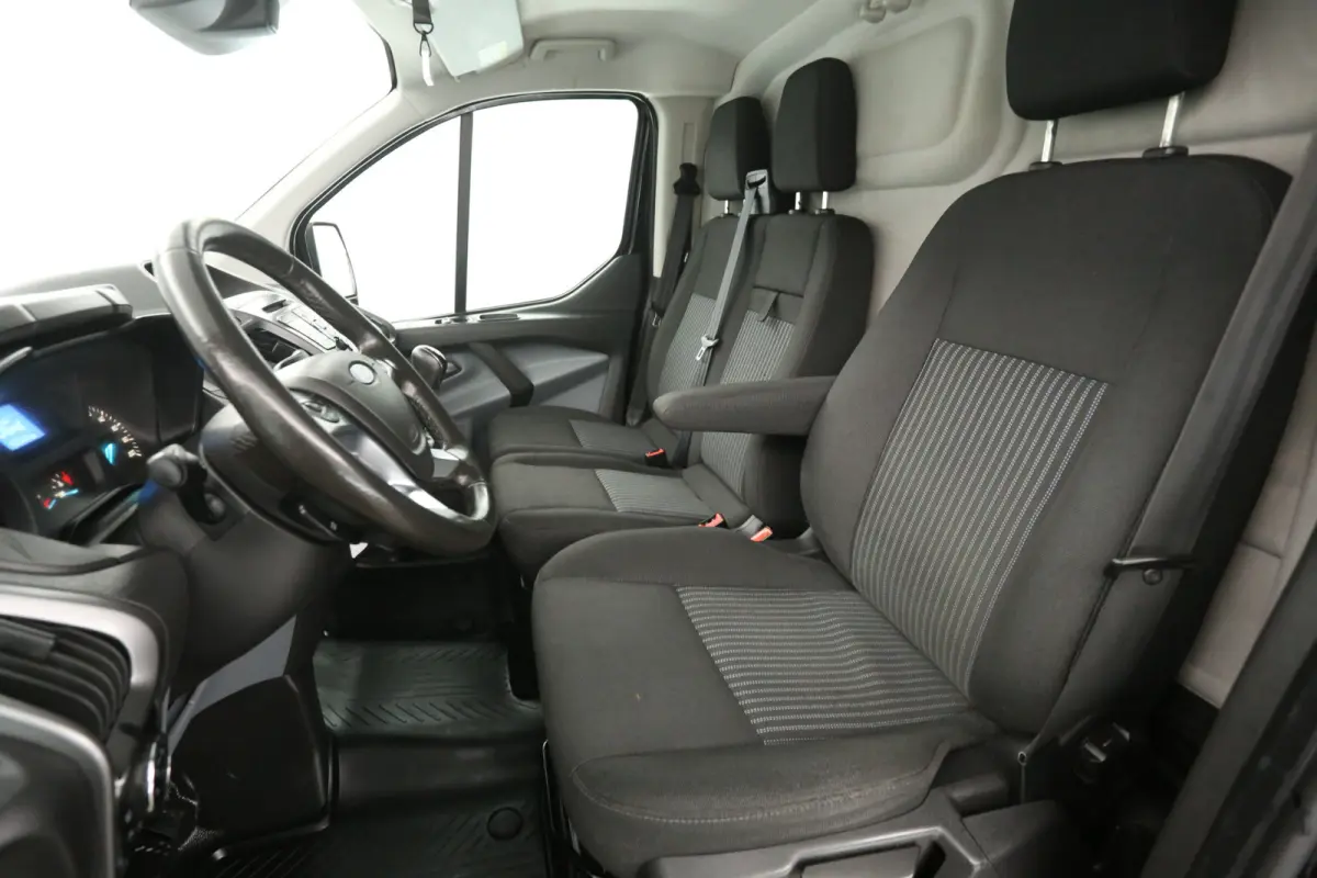 2.0 TDCI L2H1 | Airco | Camera | Cruise | 3 Zits | Navi | Parkeersens. | 2xSchuifdeur